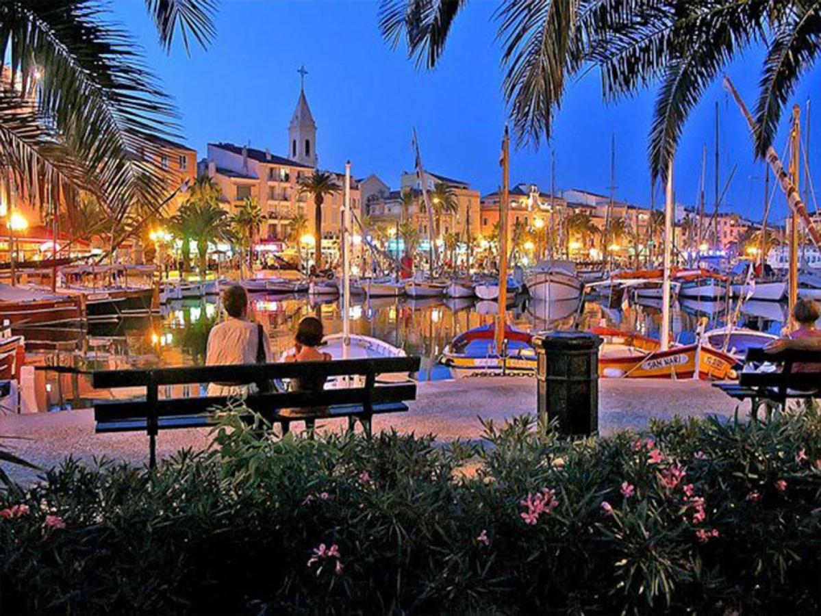 Escapade A Sanary, Au Coeur Du Village, 200M Du Port,Clim,Wifi,Parking Exteriör bild